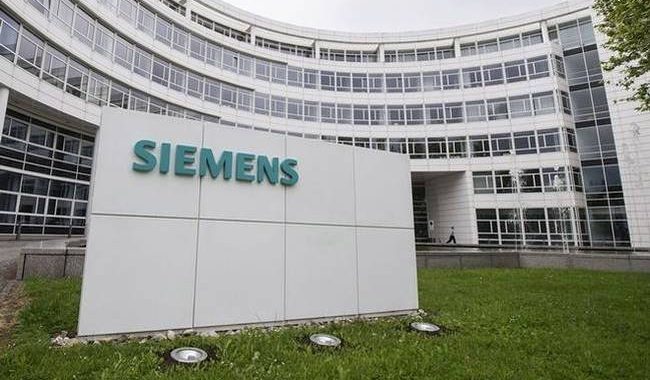 Σκάνδαλο Siemens: Ξεκίνησαν οι απολογίες - Άγνοια για τα «μαύρα ταμεία» δηλώνει ο πρώην πρόεδρος