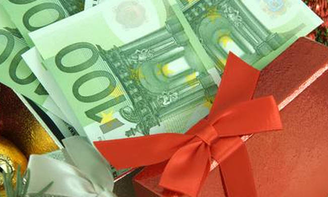 Δώρο Χριστουγέννων 2018: Δείτε πότε θα δοθεί και πόσα χρήματα θα πάρετε