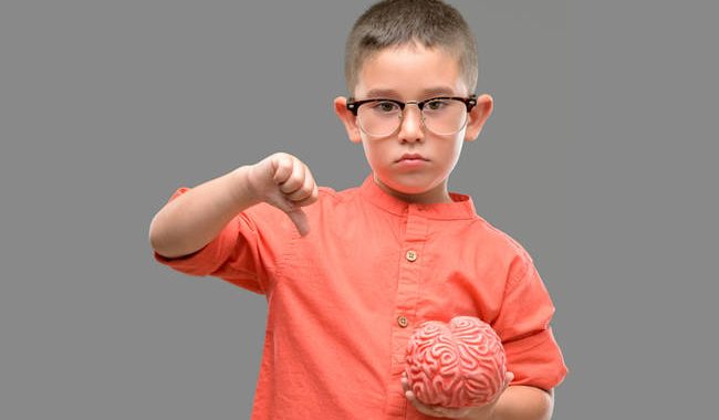 Παιδί και οθόνες: Τα επικίνδυνα όρια για τον εγκέφαλο