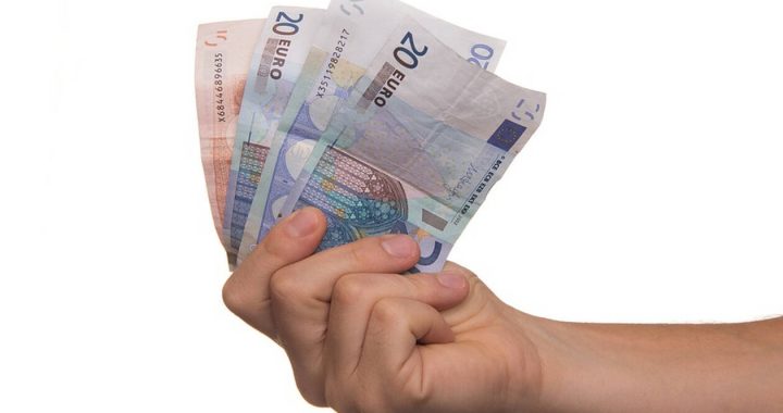Επίδομα τριετιών: Δείτε ΕΔΩ αν δικαιούστε επιπλέον μισθό έως 195 ευρώ το μήνα