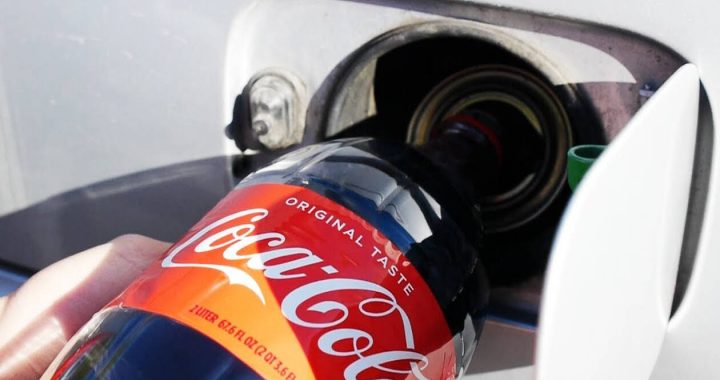 Τι γίνεται αν βάλει κανείς Coca-Cola στο ρεζερβουάρ ενός αυτοκινήτου;