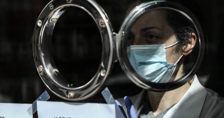 Κορονοϊός: Συναγερμός στο Ιπποκράτειο – Σε καραντίνα 10 γιατροί και 11 νοσηλευτές