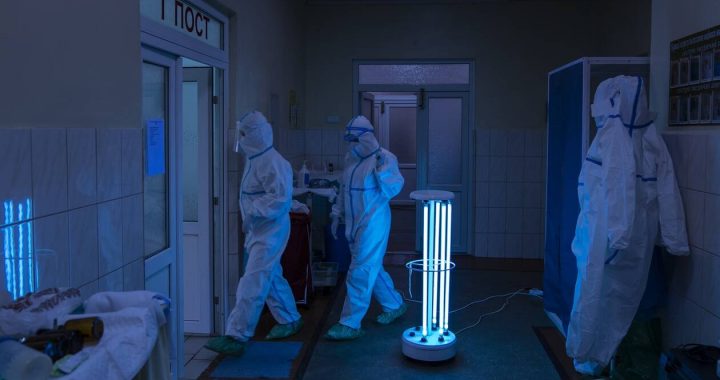 Βίντεο: Αυτό είναι το ρομπότ - «εξολοθρευτής» για τον κορονοϊό - Σκοτώνει τον ιό σε δύο μόνο λεπτά