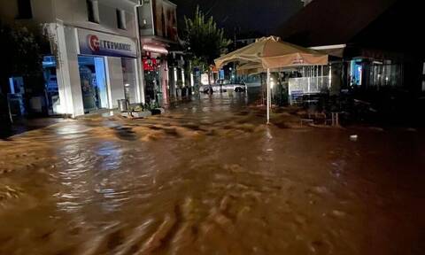 Κακοκαιρία: Νύχτα θρίλερ στην Καρδίτσα - Πλημμύρισε η πόλη