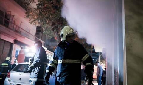 Φωτιά στη Θεσσαλονίκη: Στις φλόγες παραλιακό μαγαζί της Επανομής