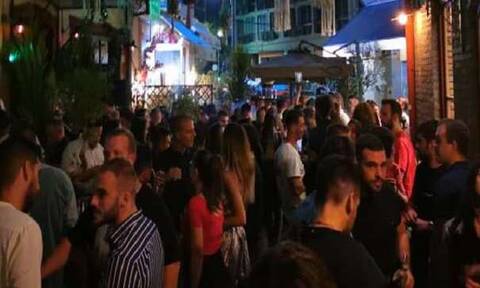 Κορονοϊός: Απίστευτος συνωστισμός στη Θεσσαλονίκη – Ποτά και χορός στα Λαδάδικα