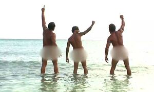 Survivor: Το βίντεο που θα γίνει Viral - Γυμνοί στην παραλία οι παίκτες της μπλε ομάδας!