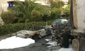Τροχαίο στο Καβούρι: Απορριμματοφόρο συγκρούστηκε με ταξί – Ακολούθησαν εκρήξεις (pic)