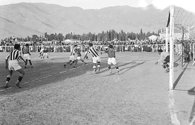 Γήπεδο Νίκης 26-9-1938. Από τα πρώτα παιχνίδια Νίκης – Ολυμπιακού 