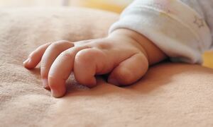 Θάνατος παιδιών στην Πάτρα: «Τρεις τυχαίοι αιφνίδιοι θάνατοι είναι αρκετά δύσκολο να συμβούν» (vid)