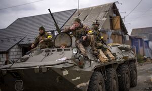 Πόλεμος στην Ουκρανία: Σφοδροί βομβαρδισμοί στο Ιρπίν - Live όλες οι εξελίξεις