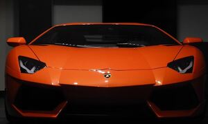 Η ΕΛ.ΑΣ. ψάχνει τη Lamborghini που έτρεχε με 300 χιλιόμετρα στην Παραλιακή