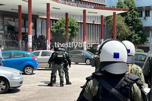 Θεσσαλονίκη: Σοβαρά επεισόδια στο ΑΠΘ - Χάος, πέτρες και χημικά
